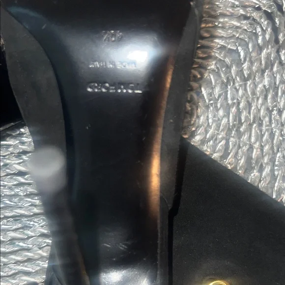 Elegant Black Ankle Boots - Picture 6 of 8